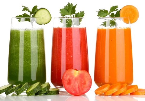 không nên uống nước trái cây khi mới thức dậy