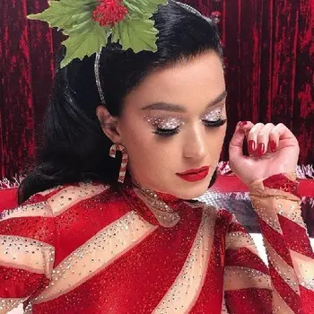 Cách Trang Điểm Của Các Sao Thế Giới