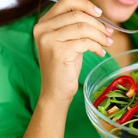 ăn tối đúng cách để hỗ trợ giảm mỡ máu