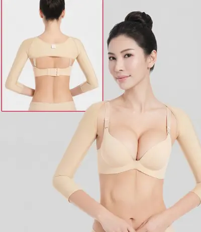 Đai ép bắp tay sau hút mỡ màu nude tự nhiên tệp với màu da không lộ nếp gấp.