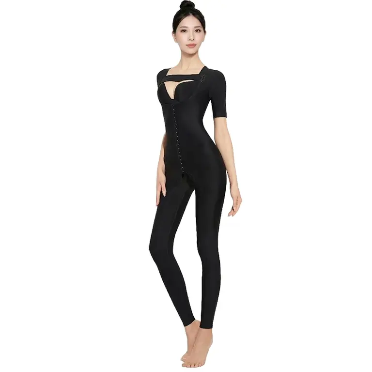 Áo gen y khoa medical compression garment sau cosmetic surgery.