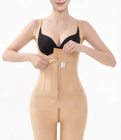 Áo gen định hình nịt bụng sau hút mỡ giúp dáng thon gọn và săn chắc hơn.