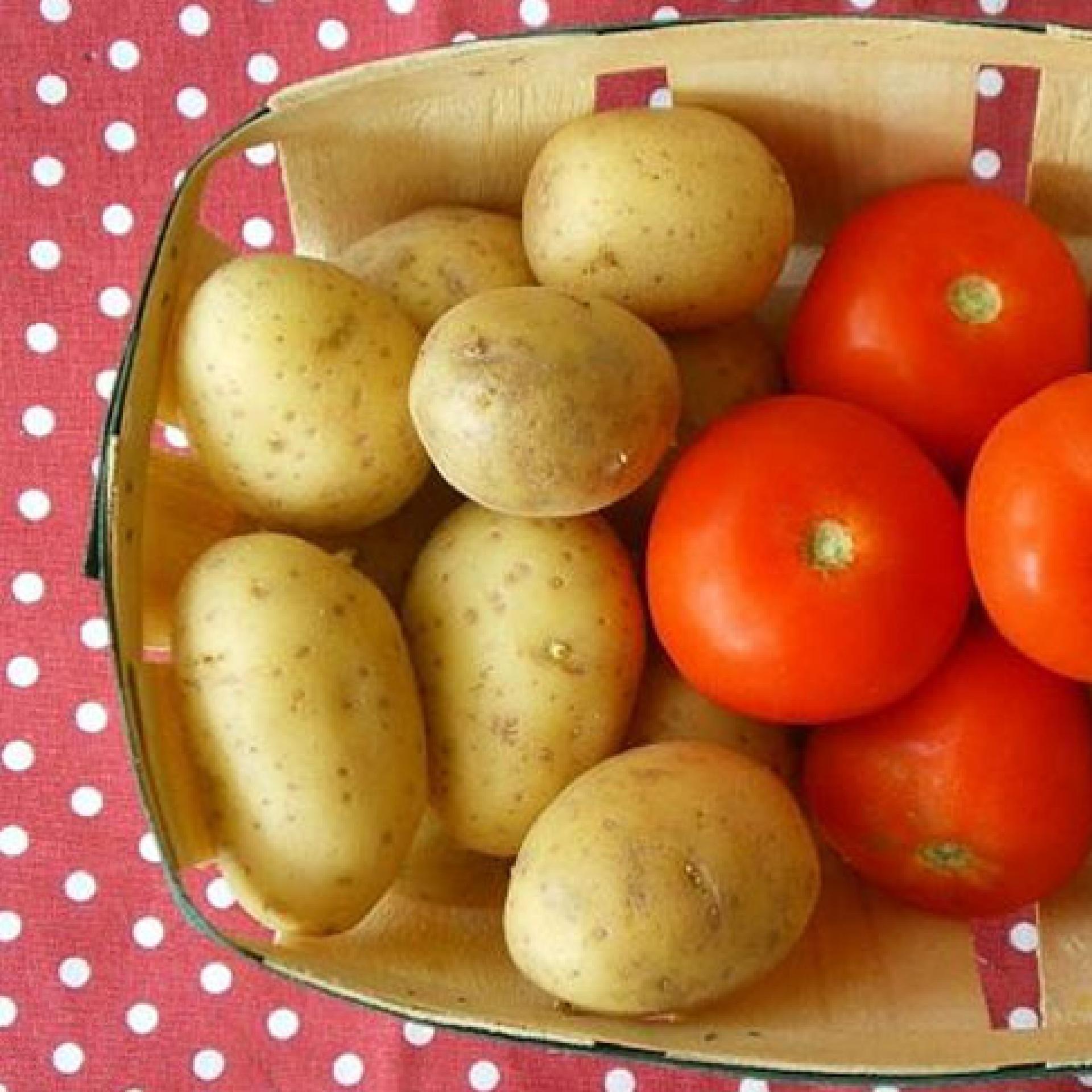 mặt nạ cà chua và khoai tây