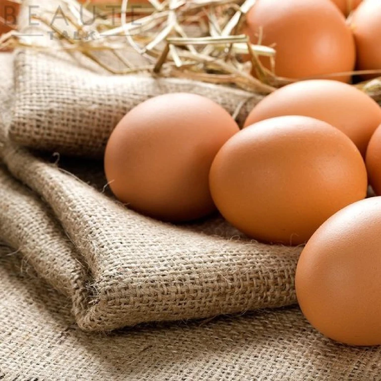 trung ga la mot thuc pham bo duong. Tuy nhien, ngoai su dung de an, trung ga cung co the duoc dung de lam dep